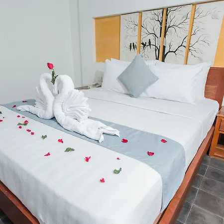 Home Chic Hotel Phnom Penh Exterior photo